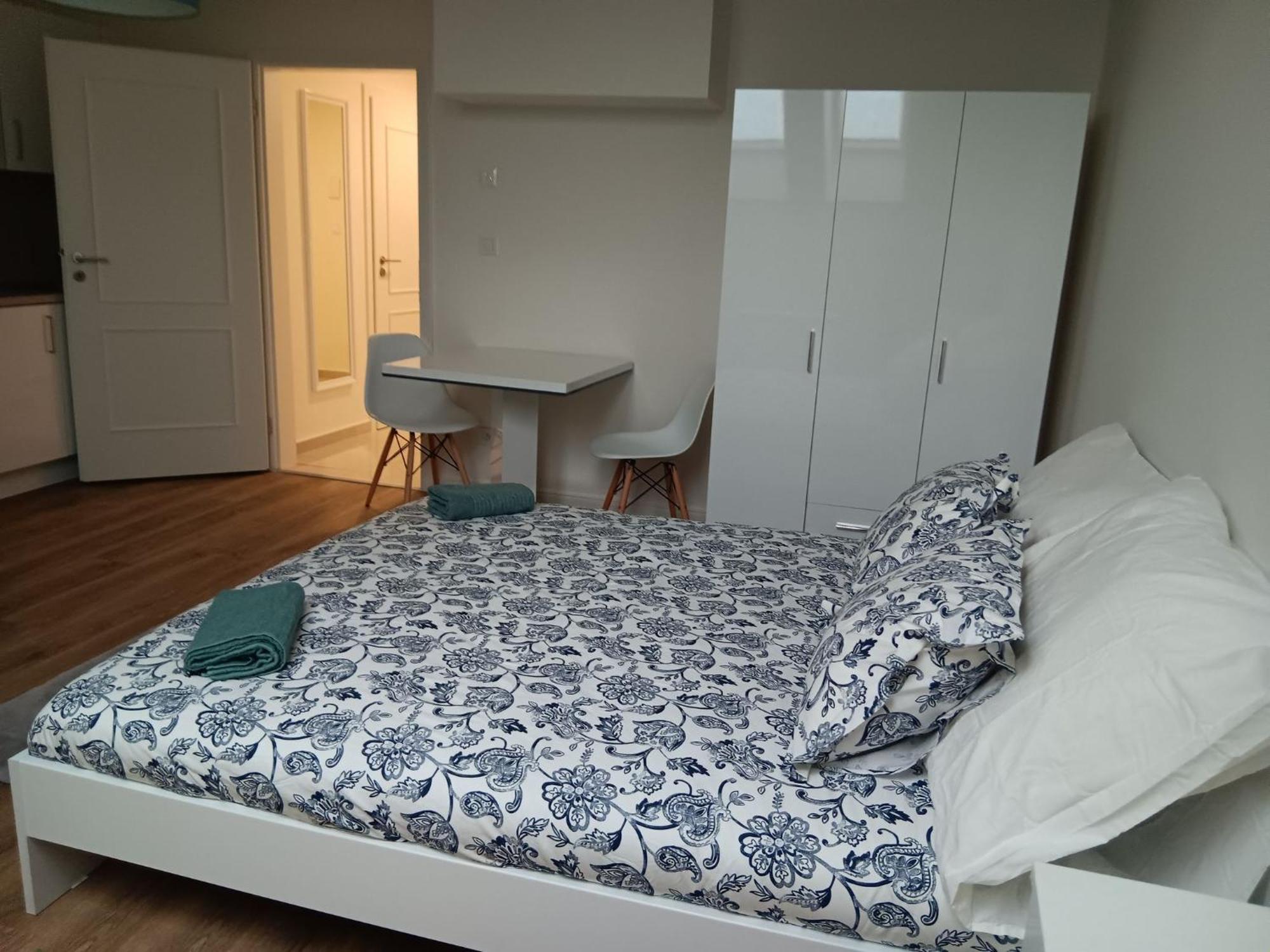 Apartment 1 Bedroom At 1