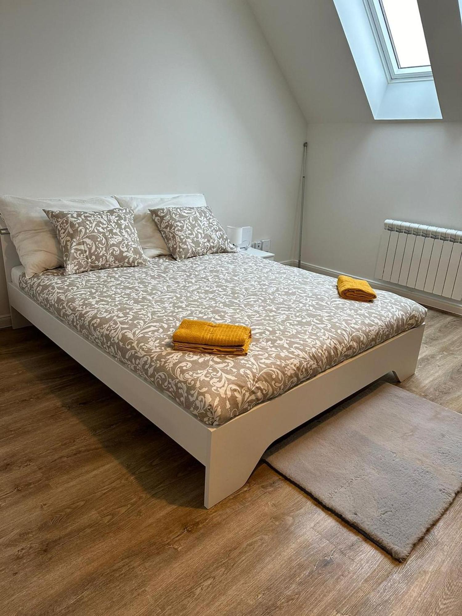 Apartment 1 Bedroom At 1 *